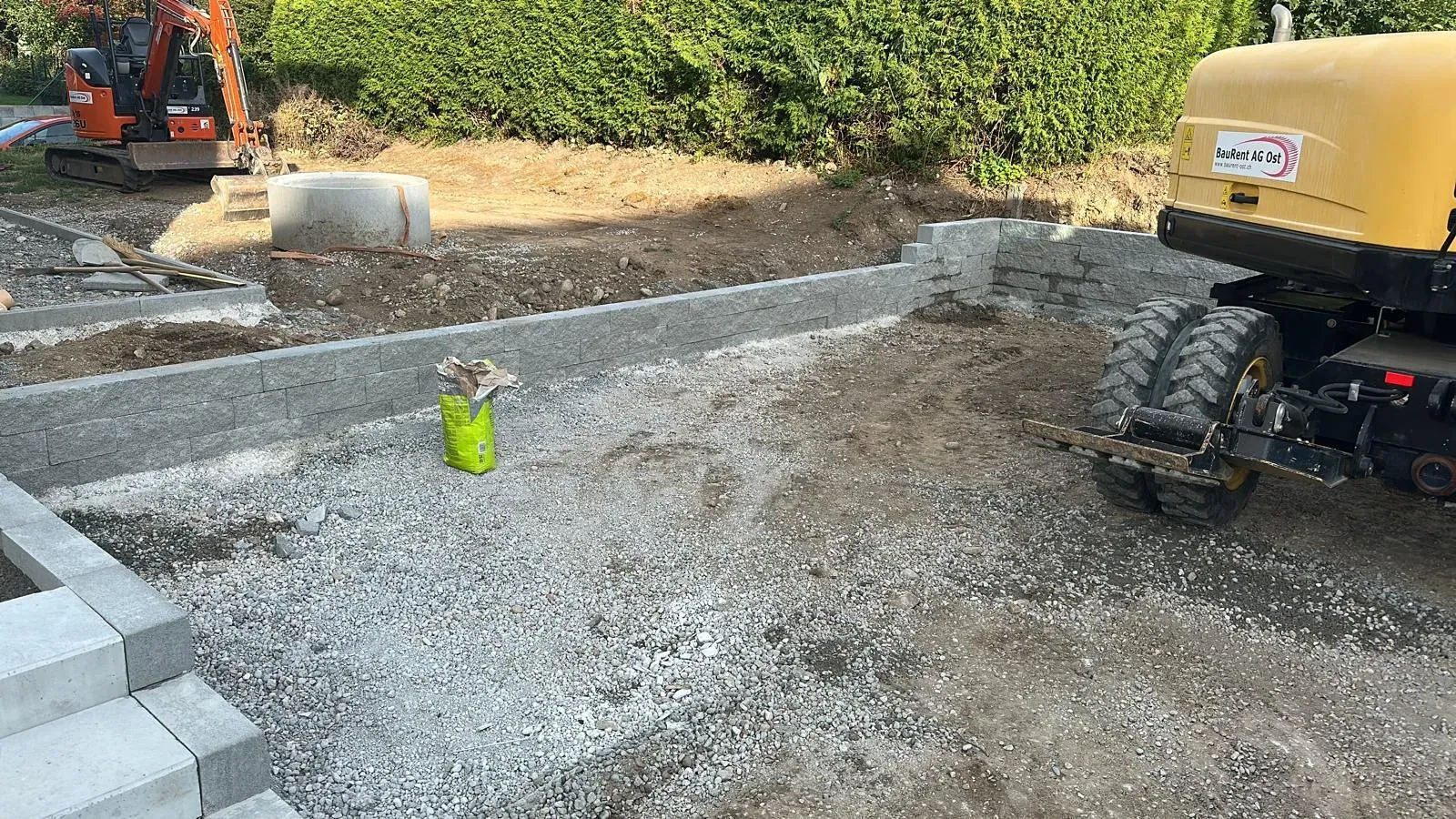 Gartenerneuerung mit Terassenbau & Carport