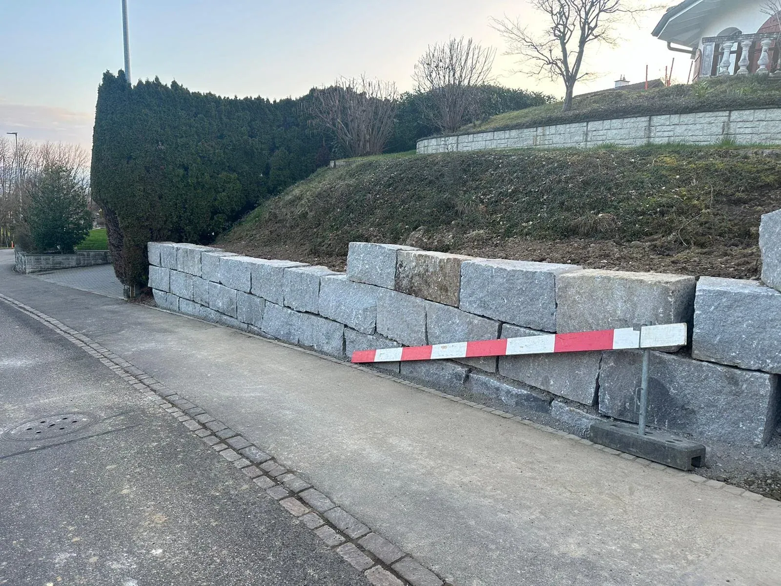 Natursteinmauer