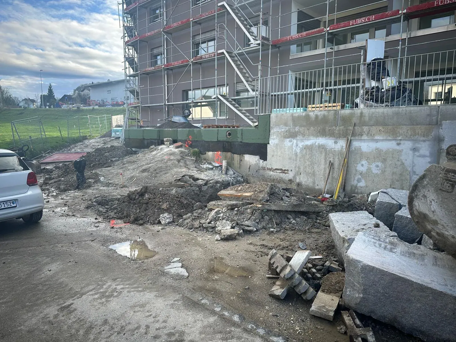 Neubau Umgebung eines Mehrfamilienhauses